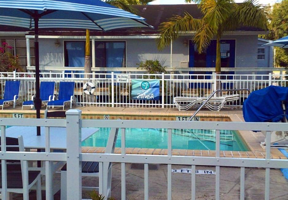 The Rivers Edge Motel LaBelle Buitenkant foto
