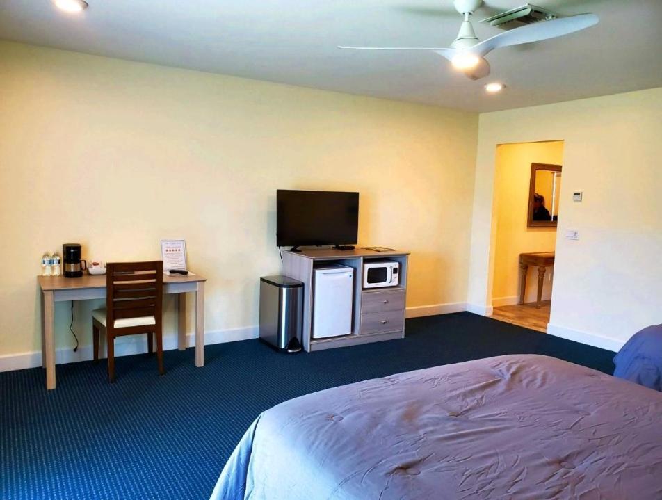 The Rivers Edge Motel LaBelle Buitenkant foto